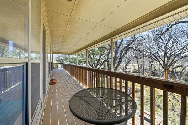 11513 Blue Creek Drive, Fort Worth, TX 76008