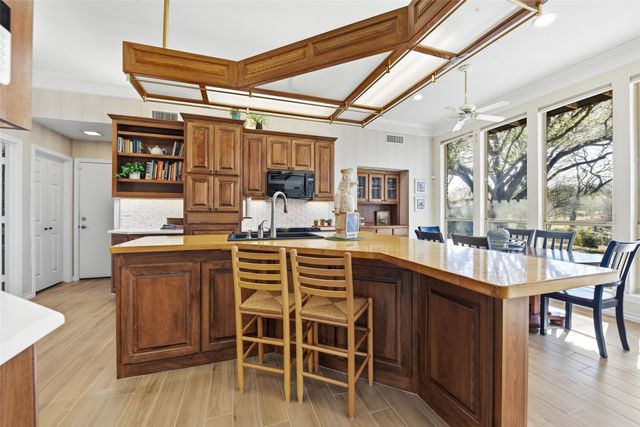 11513 Blue Creek Drive, Fort Worth, TX 76008