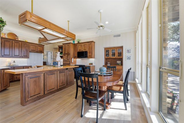 11513 Blue Creek Drive, Fort Worth, TX 76008