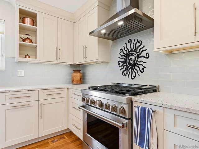 2061 Emerson Ln, Louisville, CO 80027