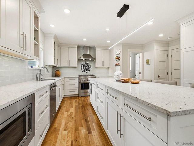 2061 Emerson Ln, Louisville, CO 80027