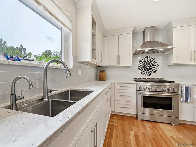 2061 Emerson Ln, Louisville, CO 80027