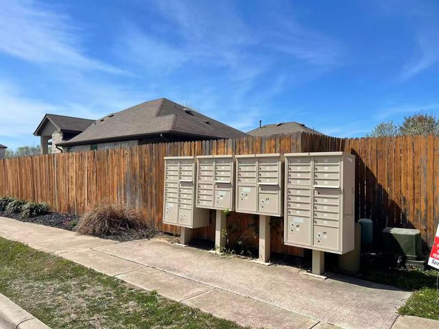 457 Dragon Ridge RD, Buda, TX 78610