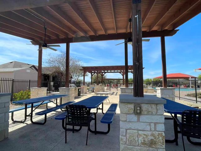 457 Dragon Ridge RD, Buda, TX 78610