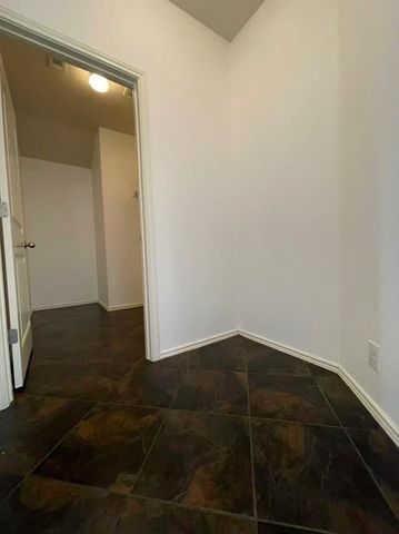 457 Dragon Ridge RD, Buda, TX 78610