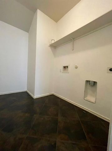 457 Dragon Ridge RD, Buda, TX 78610