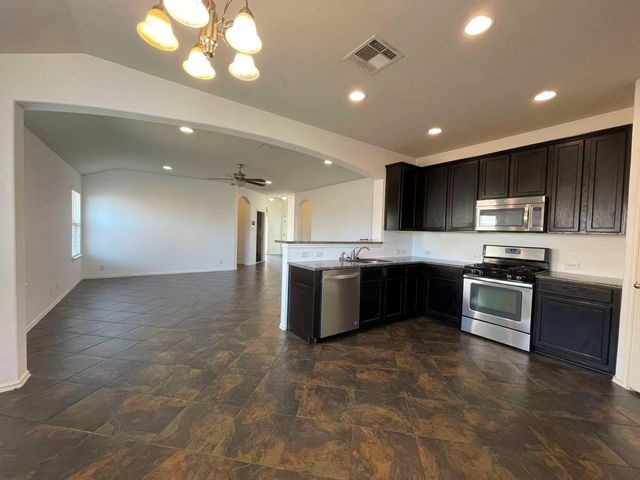 457 Dragon Ridge RD, Buda, TX 78610