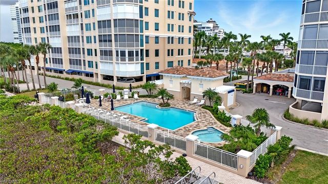 445 DOCKSIDE DR # B202, Naples, FL 34110