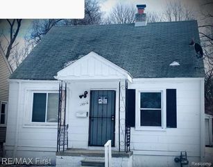 15910 W Parkway Street, Detroit, MI 48223