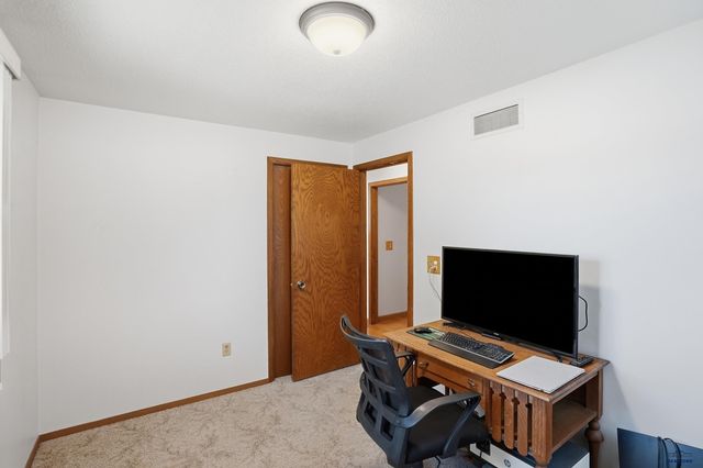 2520 MINNEWASTA RD, Rapid City, SD 57702