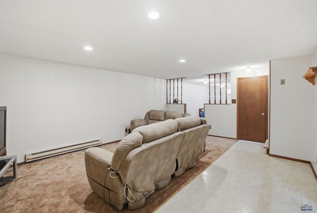 2520 MINNEWASTA RD, Rapid City, SD 57702