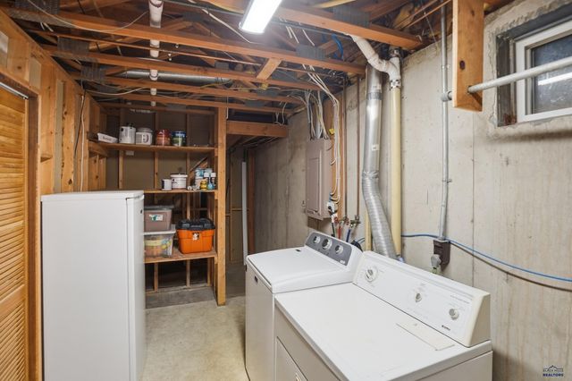 2520 MINNEWASTA RD, Rapid City, SD 57702