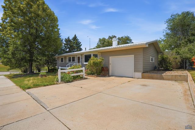 2520 MINNEWASTA RD, Rapid City, SD 57702