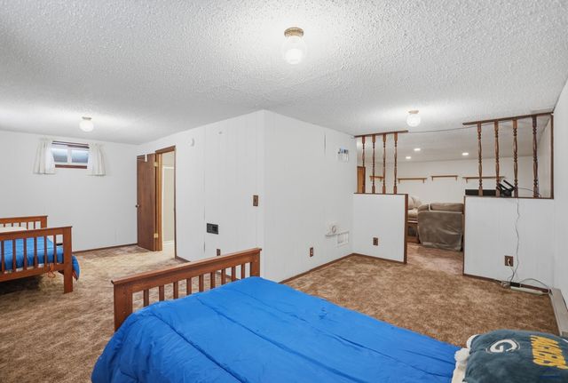 2520 MINNEWASTA RD, Rapid City, SD 57702