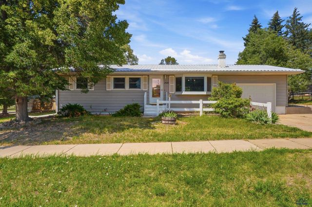 2520 MINNEWASTA RD, Rapid City, SD 57702