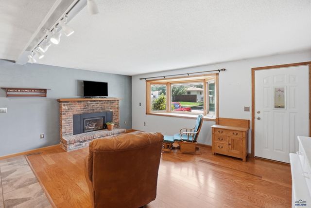 2520 MINNEWASTA RD, Rapid City, SD 57702