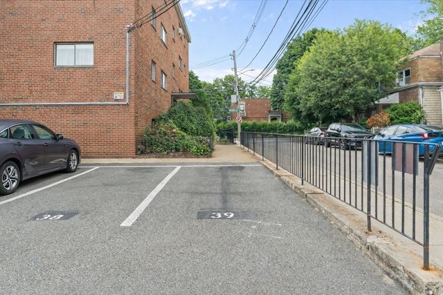 26 Waverly St 410, Boston, MA 02135