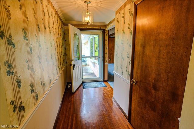 1740 Washington Boulevard, Louisville, OH 44641