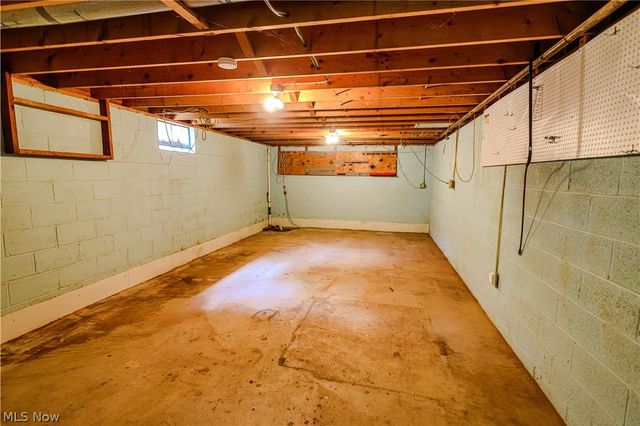 1740 Washington Boulevard, Louisville, OH 44641