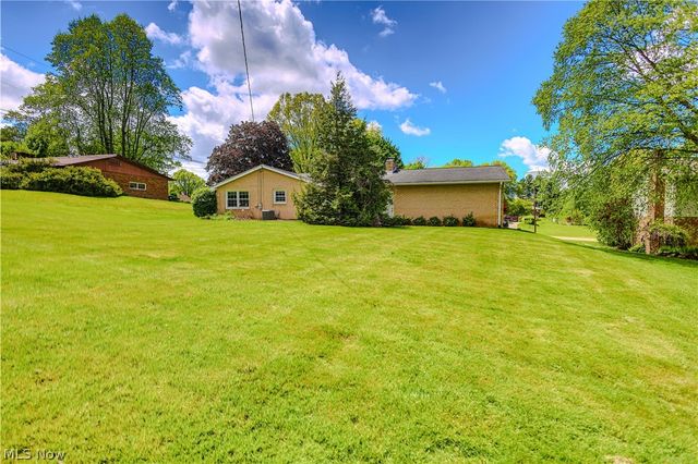 1740 Washington Boulevard, Louisville, OH 44641