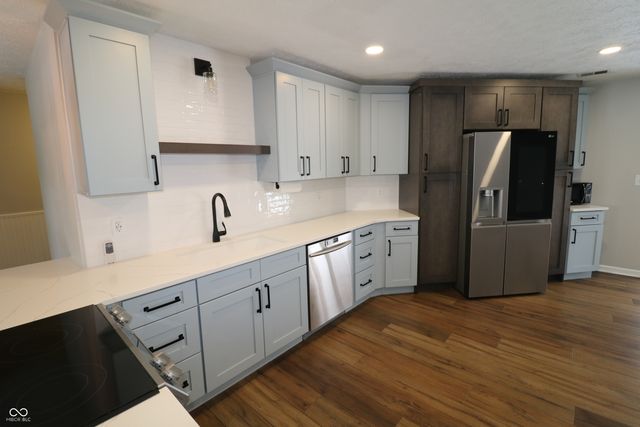 1689 Nantucket Drive, Cicero, IN 46034