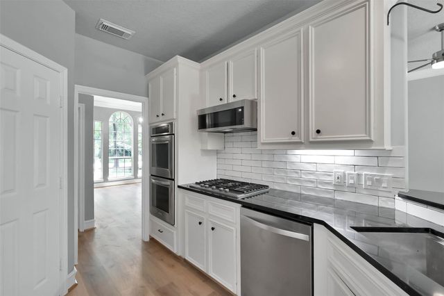 84 Oak Grove Lane, Conroe, TX 77304