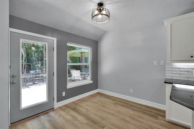84 Oak Grove Lane, Conroe, TX 77304