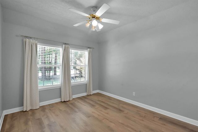 84 Oak Grove Lane, Conroe, TX 77304