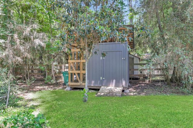 84 Oak Grove Lane, Conroe, TX 77304