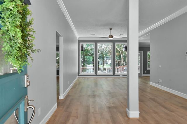 84 Oak Grove Lane, Conroe, TX 77304