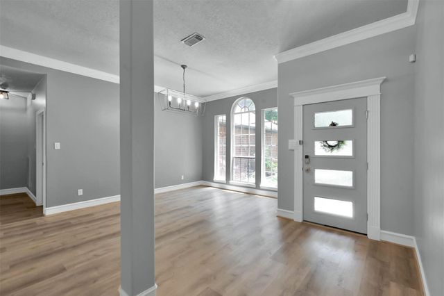84 Oak Grove Lane, Conroe, TX 77304