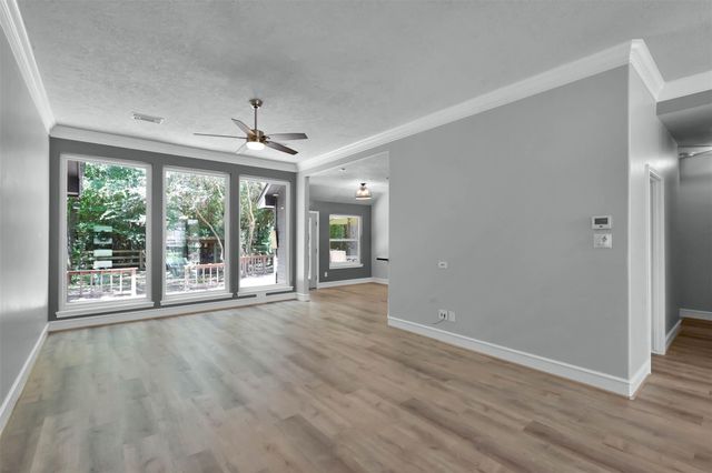 84 Oak Grove Lane, Conroe, TX 77304