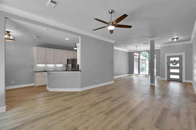 84 Oak Grove Lane, Conroe, TX 77304