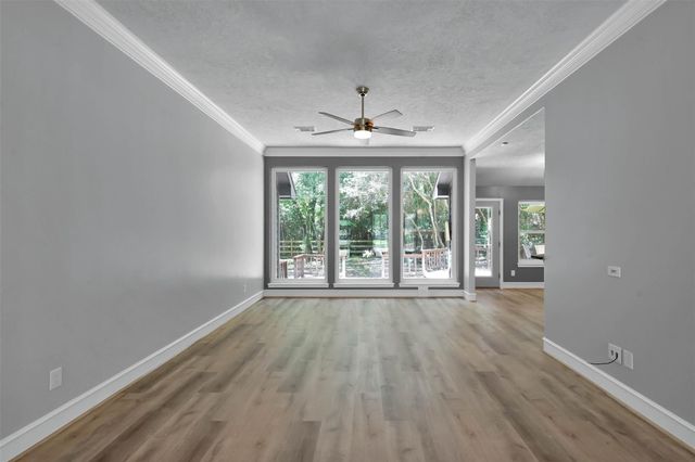 84 Oak Grove Lane, Conroe, TX 77304