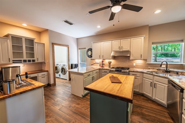 233 E El Dorado Drive, Scroggins, TX 75480