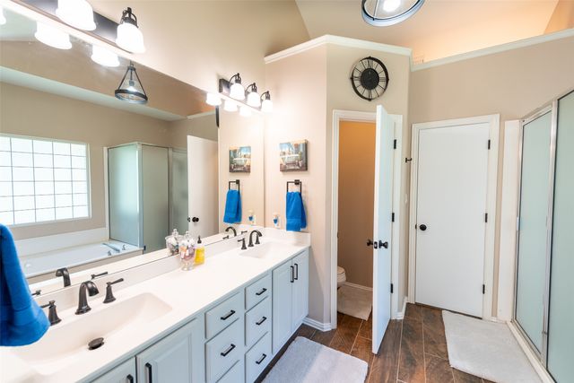 233 E El Dorado Drive, Scroggins, TX 75480