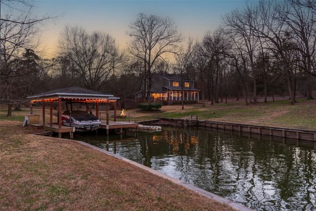 233 E El Dorado Drive, Scroggins, TX 75480