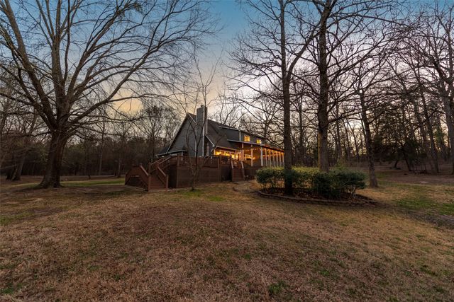 233 E El Dorado Drive, Scroggins, TX 75480