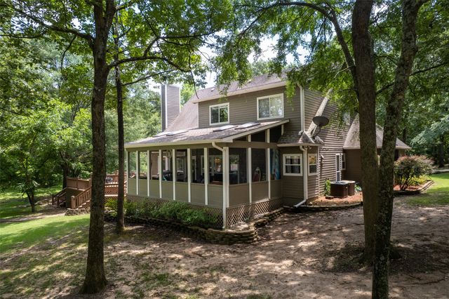 233 E El Dorado Drive, Scroggins, TX 75480