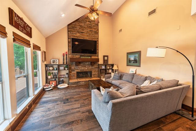 233 E El Dorado Drive, Scroggins, TX 75480