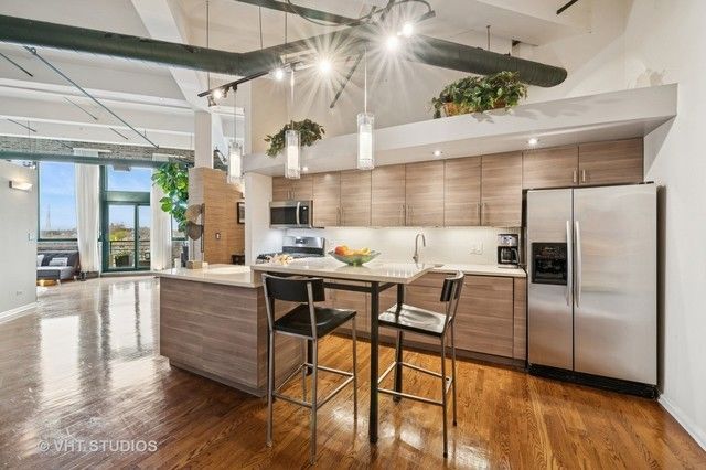 2222 W Diversey Avenue 407, Chicago, IL 60647