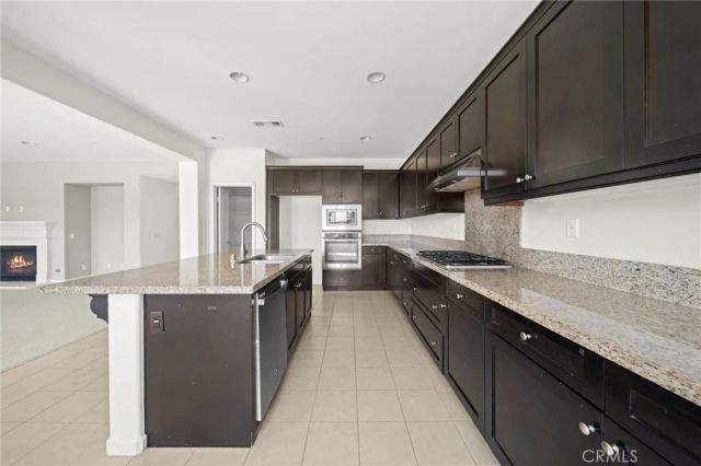 10836 Portofino, Riverside, CA 92503