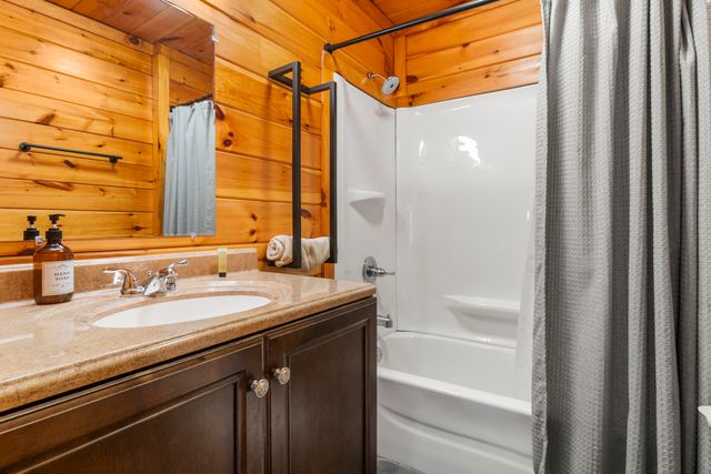 404 Paradise Drive, Rogers, KY 41365