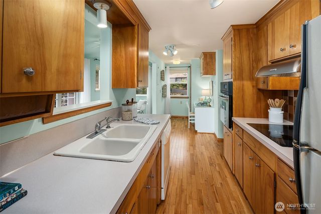 2530 26th Avenue W, Seattle, WA 98199