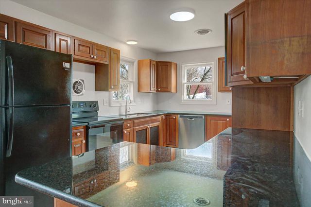 14 W GRANDVIEW AVE, Mercersburg, PA 17236