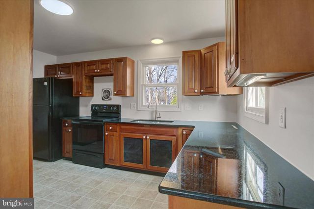 14 W GRANDVIEW AVE, Mercersburg, PA 17236