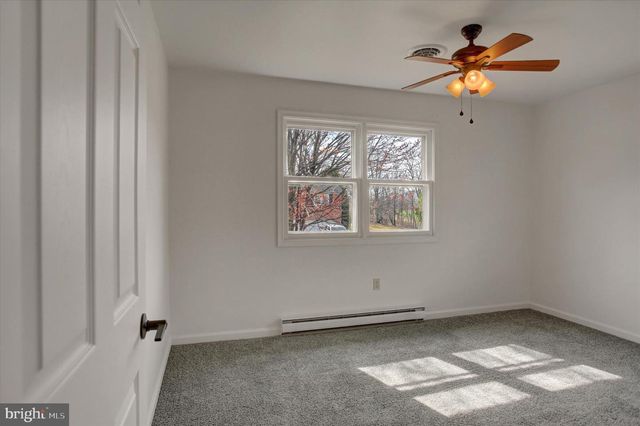 14 W GRANDVIEW AVE, Mercersburg, PA 17236