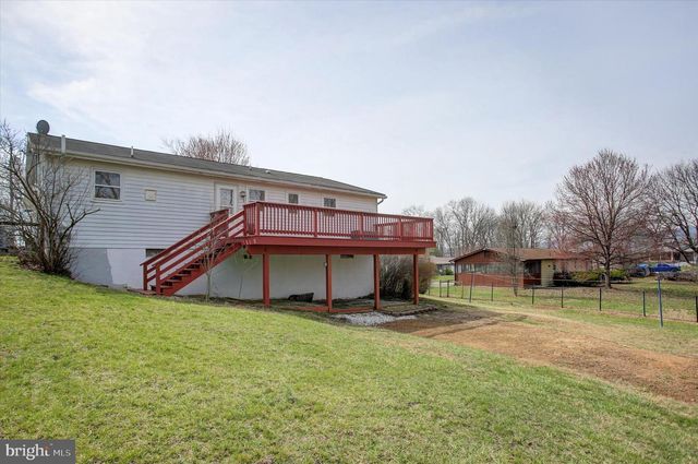 14 W GRANDVIEW AVE, Mercersburg, PA 17236