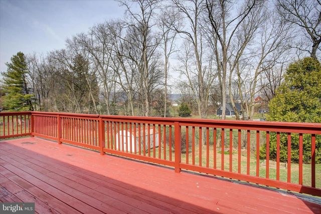 14 W GRANDVIEW AVE, Mercersburg, PA 17236