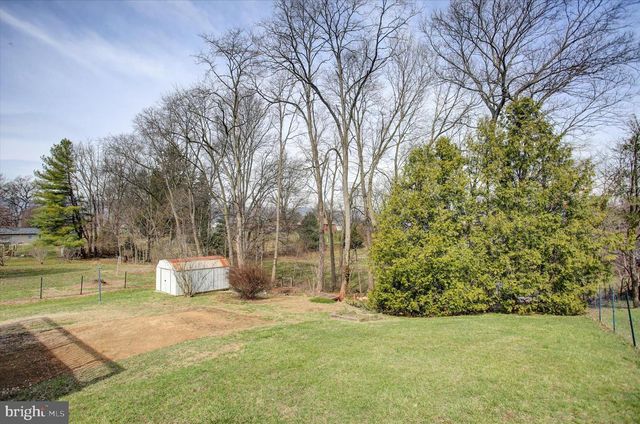 14 W GRANDVIEW AVE, Mercersburg, PA 17236